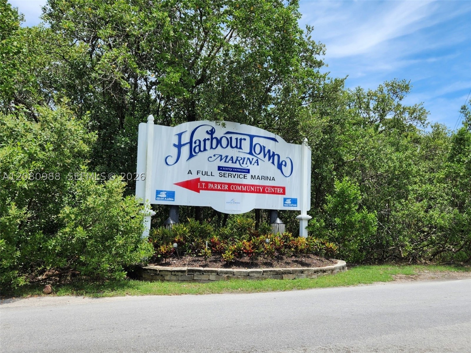 635 NE 3rd St, Dania Beach FL 33004