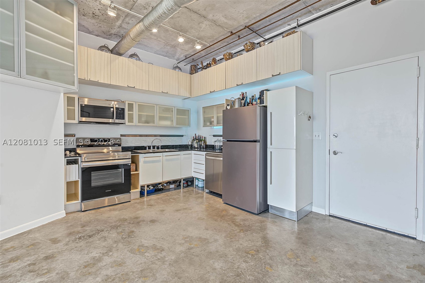 10 SW South River Dr #1106, Miami FL 33130