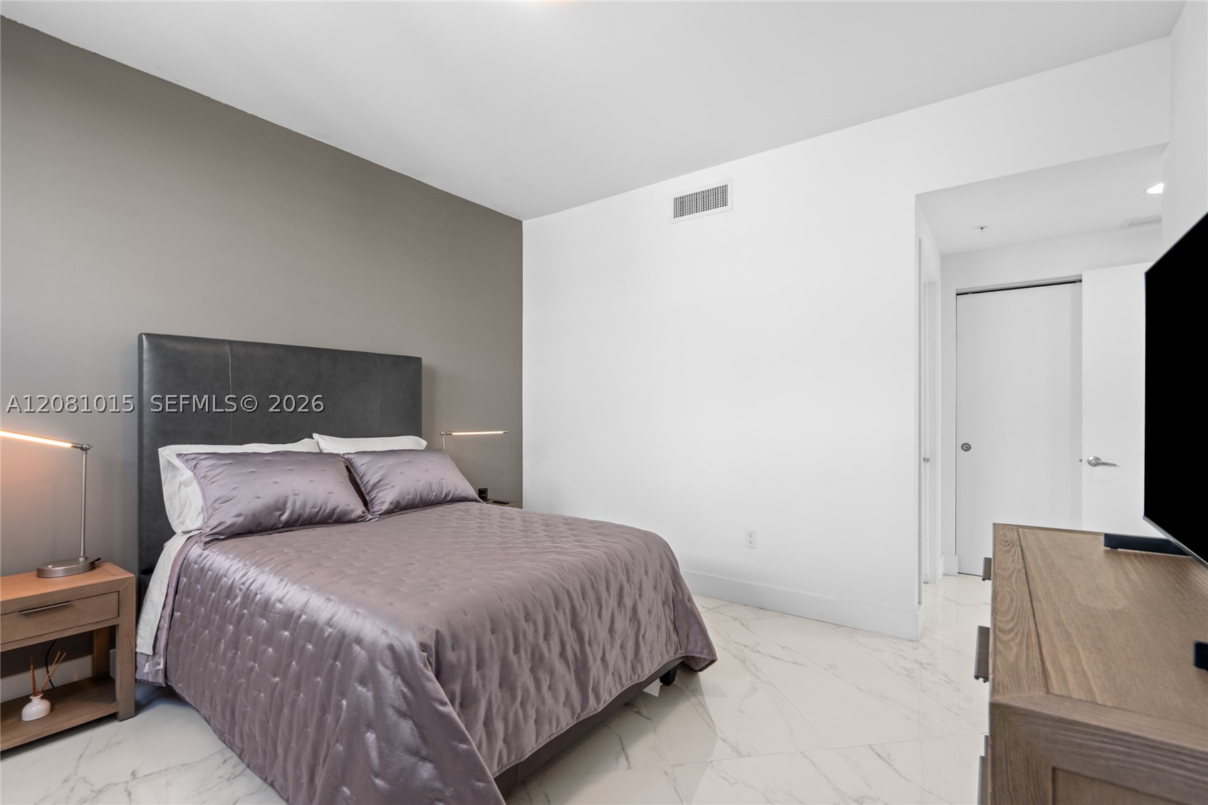 17111 Biscayne Blvd #402, North Miami Beach FL 33160