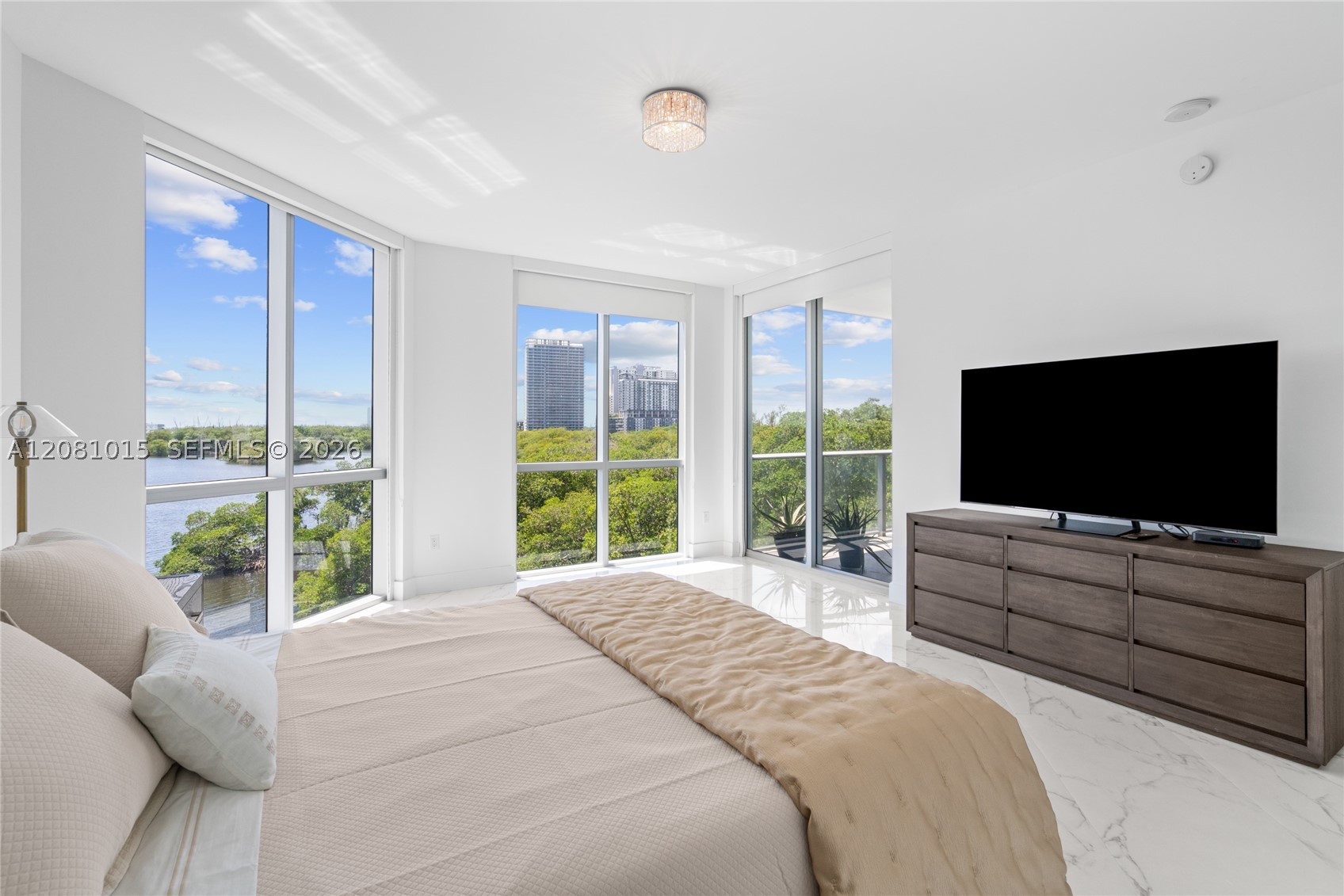 17111 Biscayne Blvd #402, North Miami Beach FL 33160