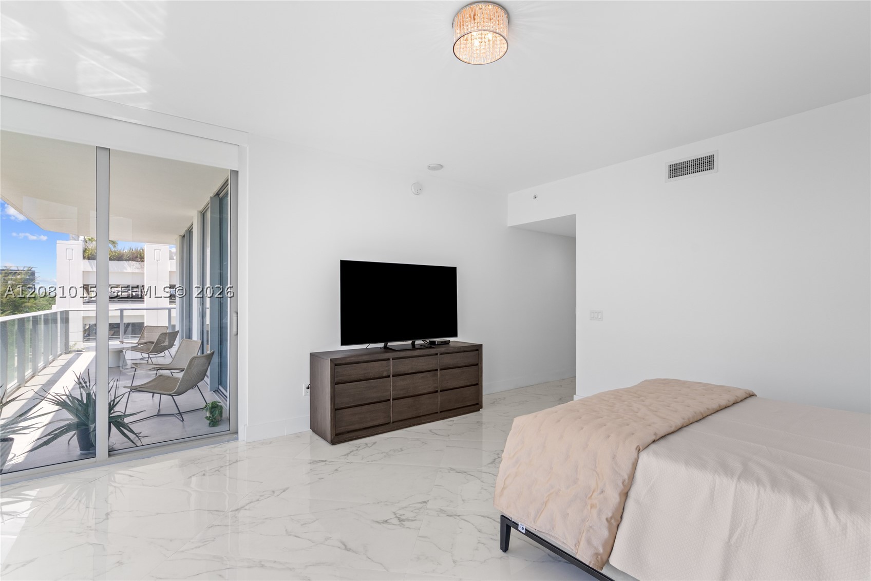 17111 Biscayne Blvd #402, North Miami Beach FL 33160
