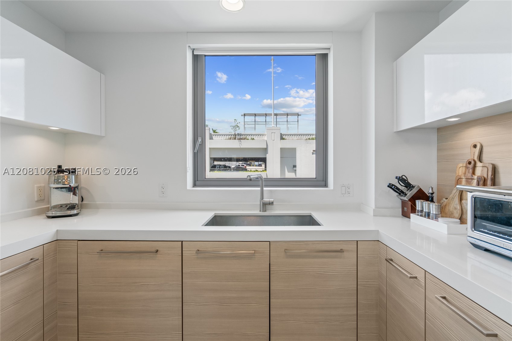 17111 Biscayne Blvd #402, North Miami Beach FL 33160