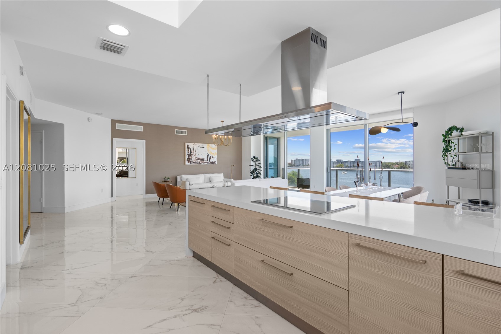 17111 Biscayne Blvd #402, North Miami Beach FL 33160