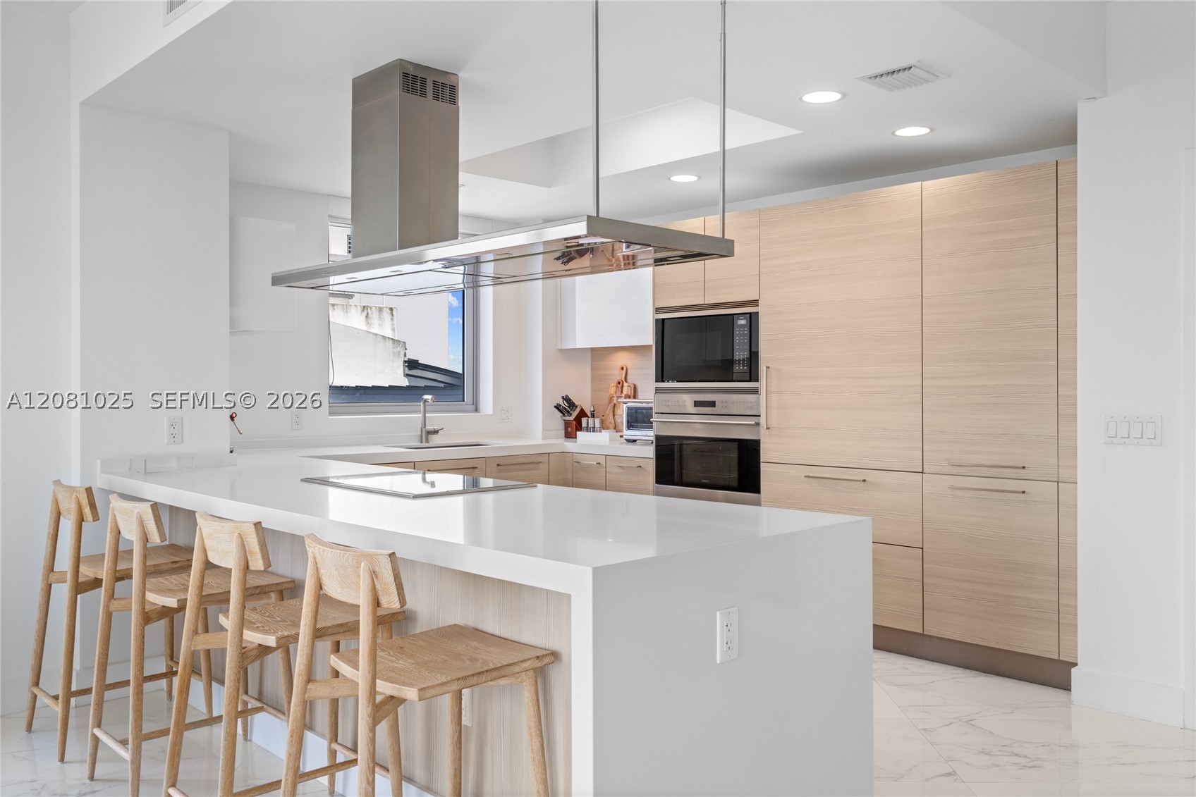 17111 Biscayne Blvd #402, North Miami Beach FL 33160