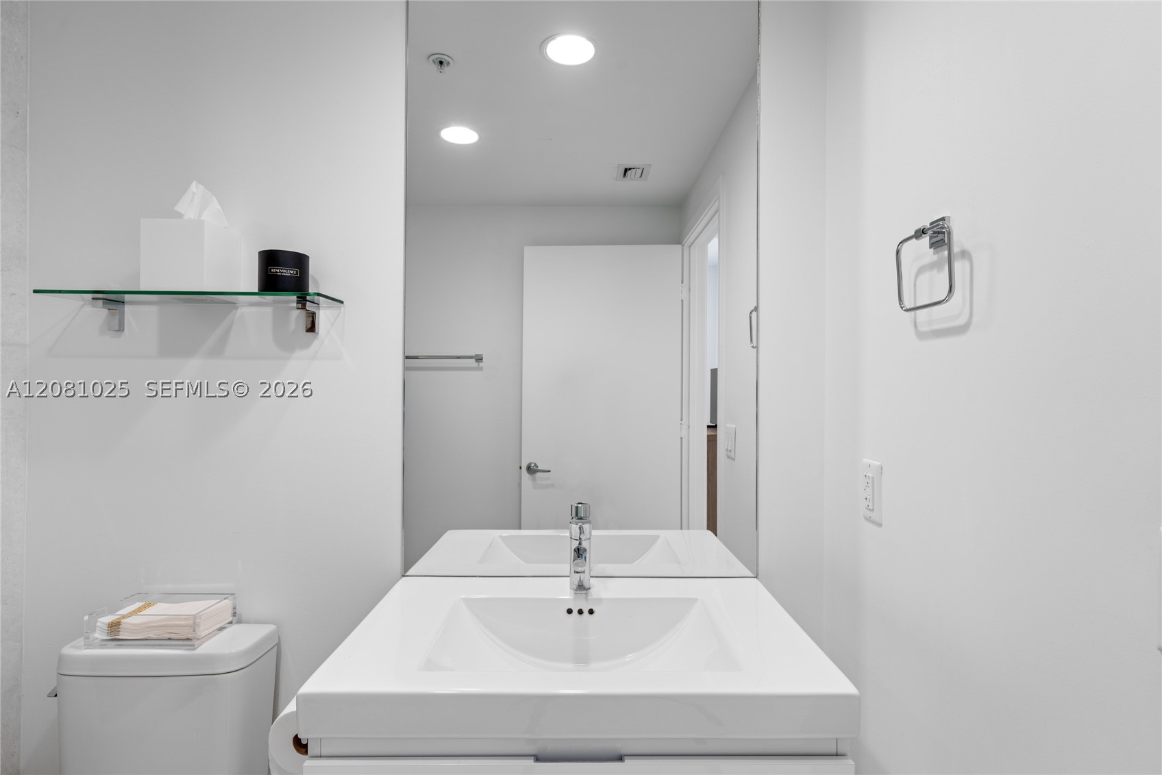 17111 Biscayne Blvd #402, North Miami Beach FL 33160