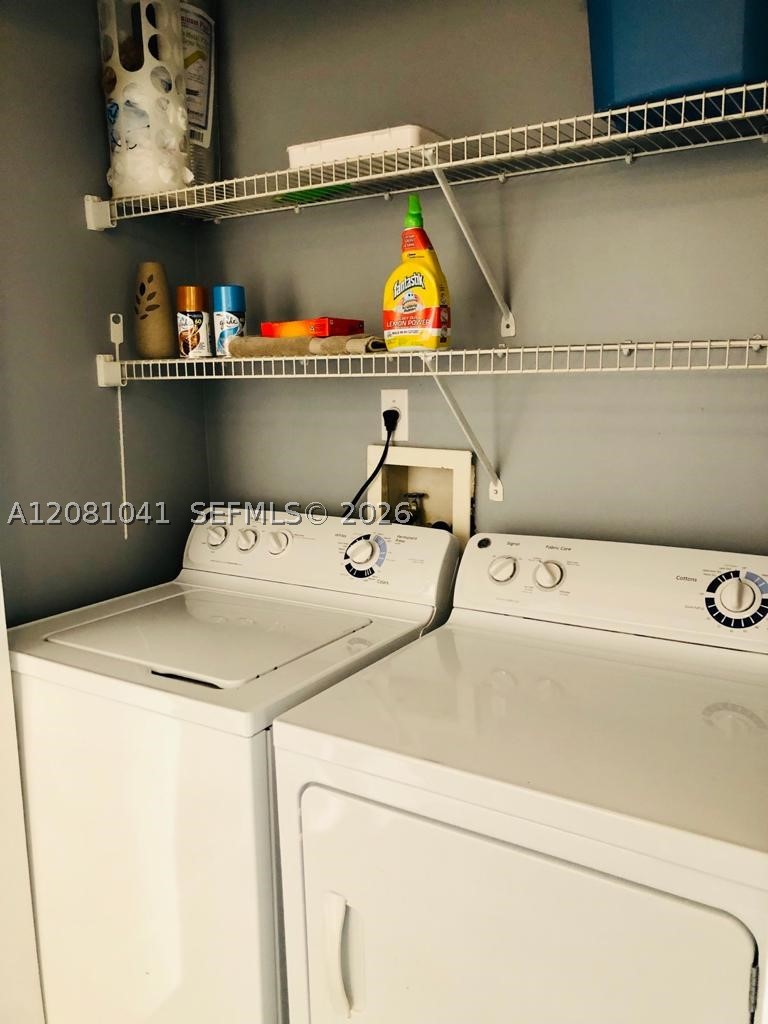 19999 E COUNTRY CLUB DR #1401, Aventura FL 33180
