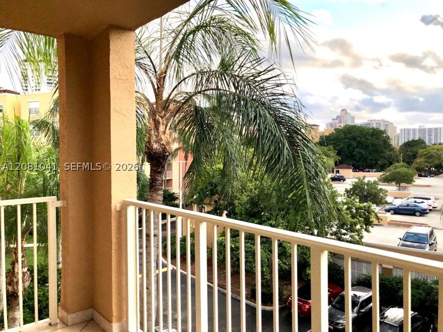 19999 E COUNTRY CLUB DR #1401, Aventura FL 33180