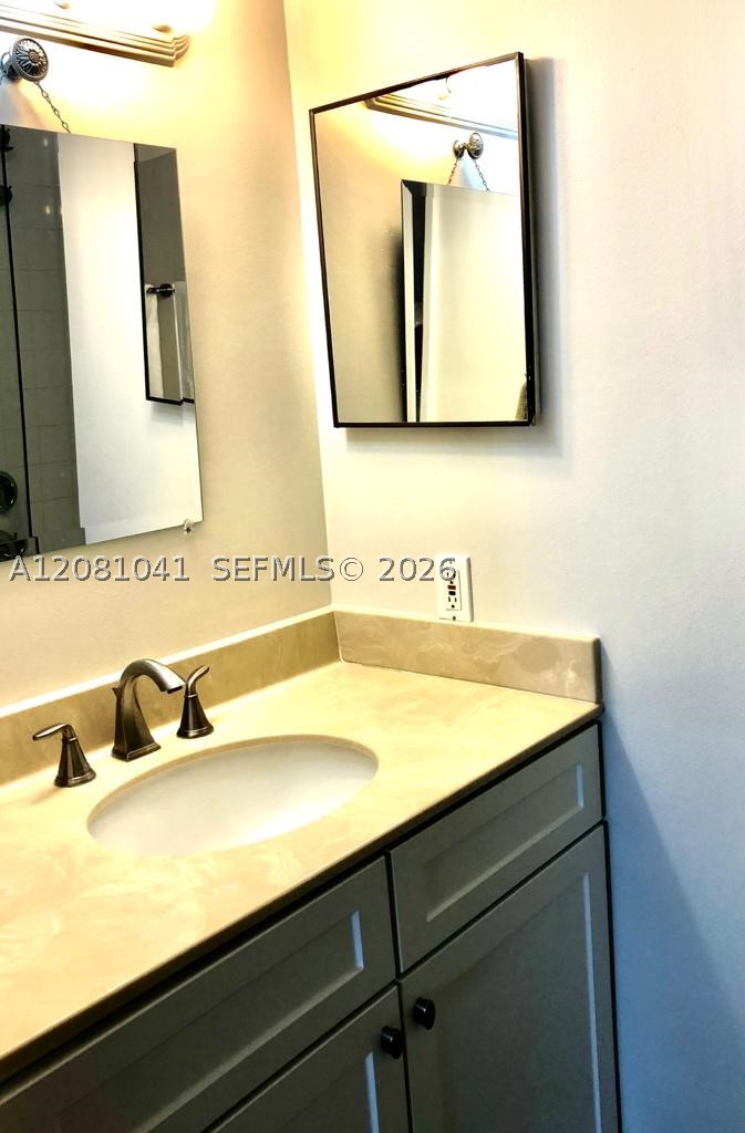 19999 E COUNTRY CLUB DR #1401, Aventura FL 33180