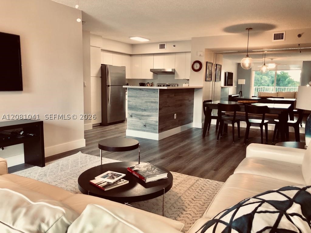19999 E COUNTRY CLUB DR #1401, Aventura FL 33180