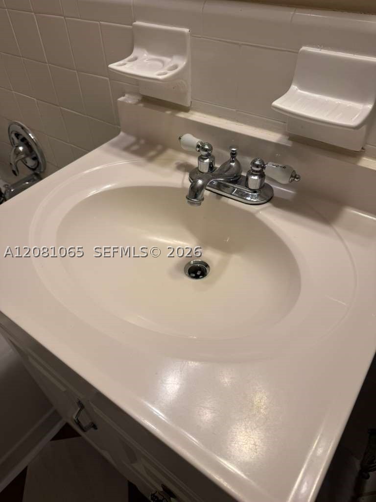 711 SW 9th Ave, Fort Lauderdale FL 33315