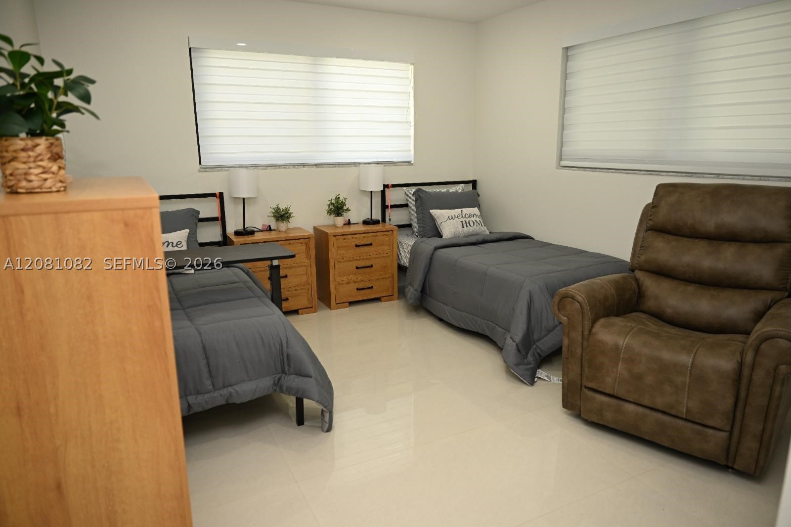 850 W 51st Pl, Hialeah FL 33012