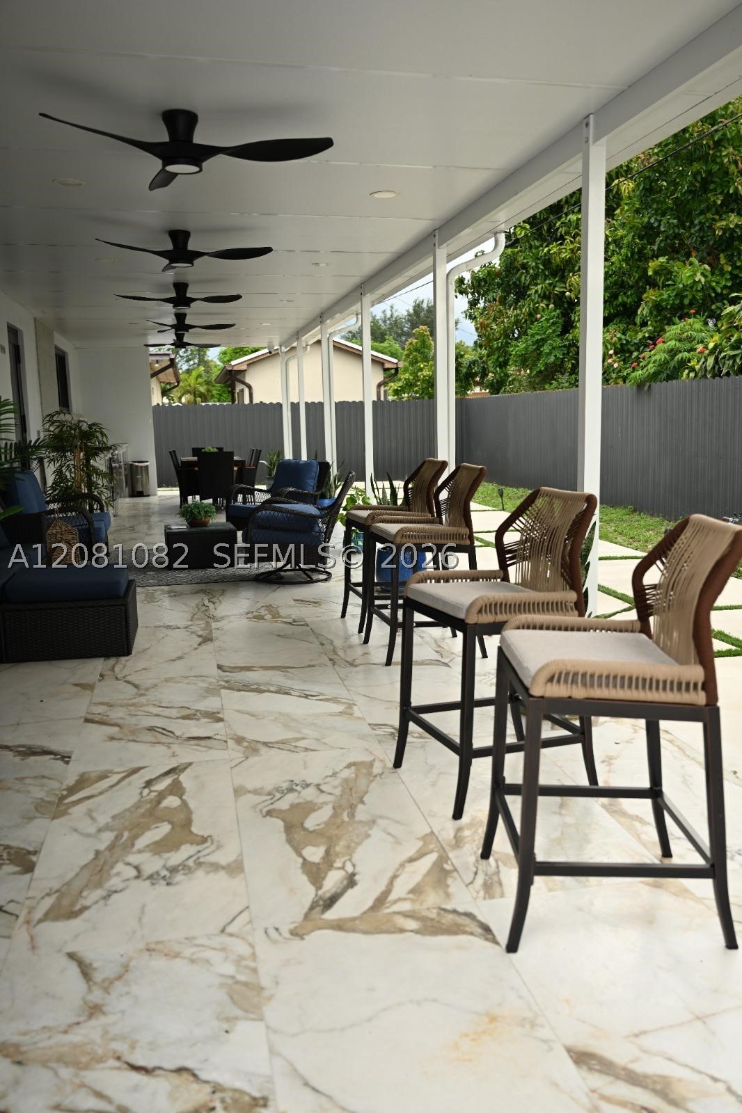 850 W 51st Pl, Hialeah FL 33012