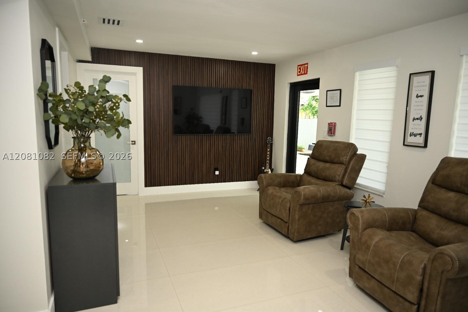 850 W 51st Pl, Hialeah FL 33012