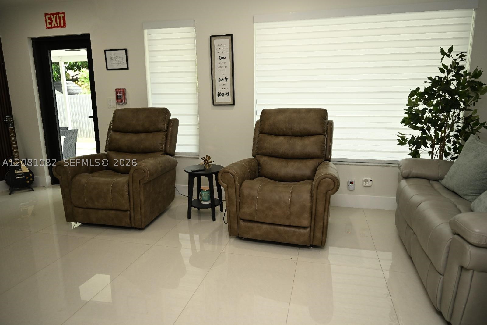 850 W 51st Pl, Hialeah FL 33012
