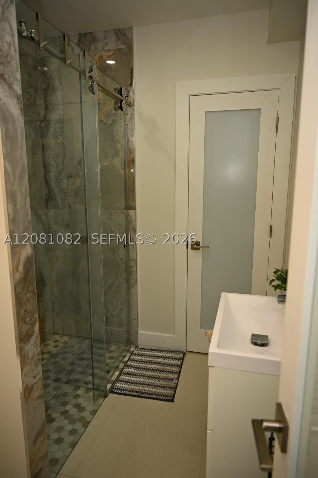 850 W 51st Pl, Hialeah FL 33012
