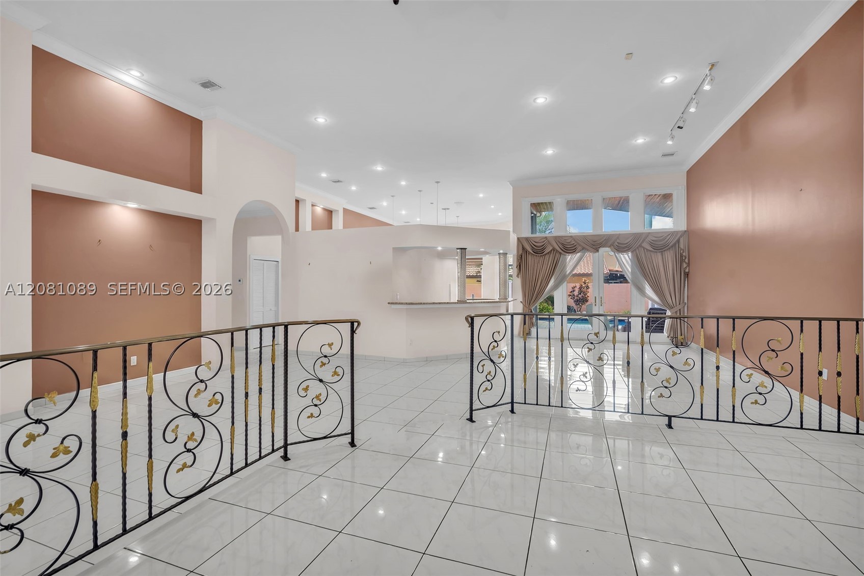 10485 NW 132nd St, Hialeah Gardens FL 33018