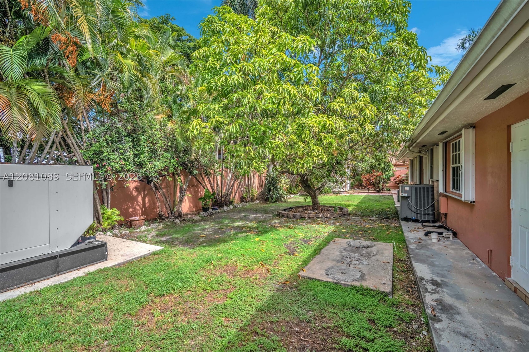 10485 NW 132nd St, Hialeah Gardens FL 33018