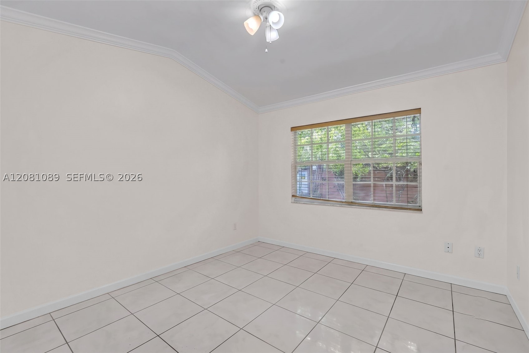 10485 NW 132nd St, Hialeah Gardens FL 33018