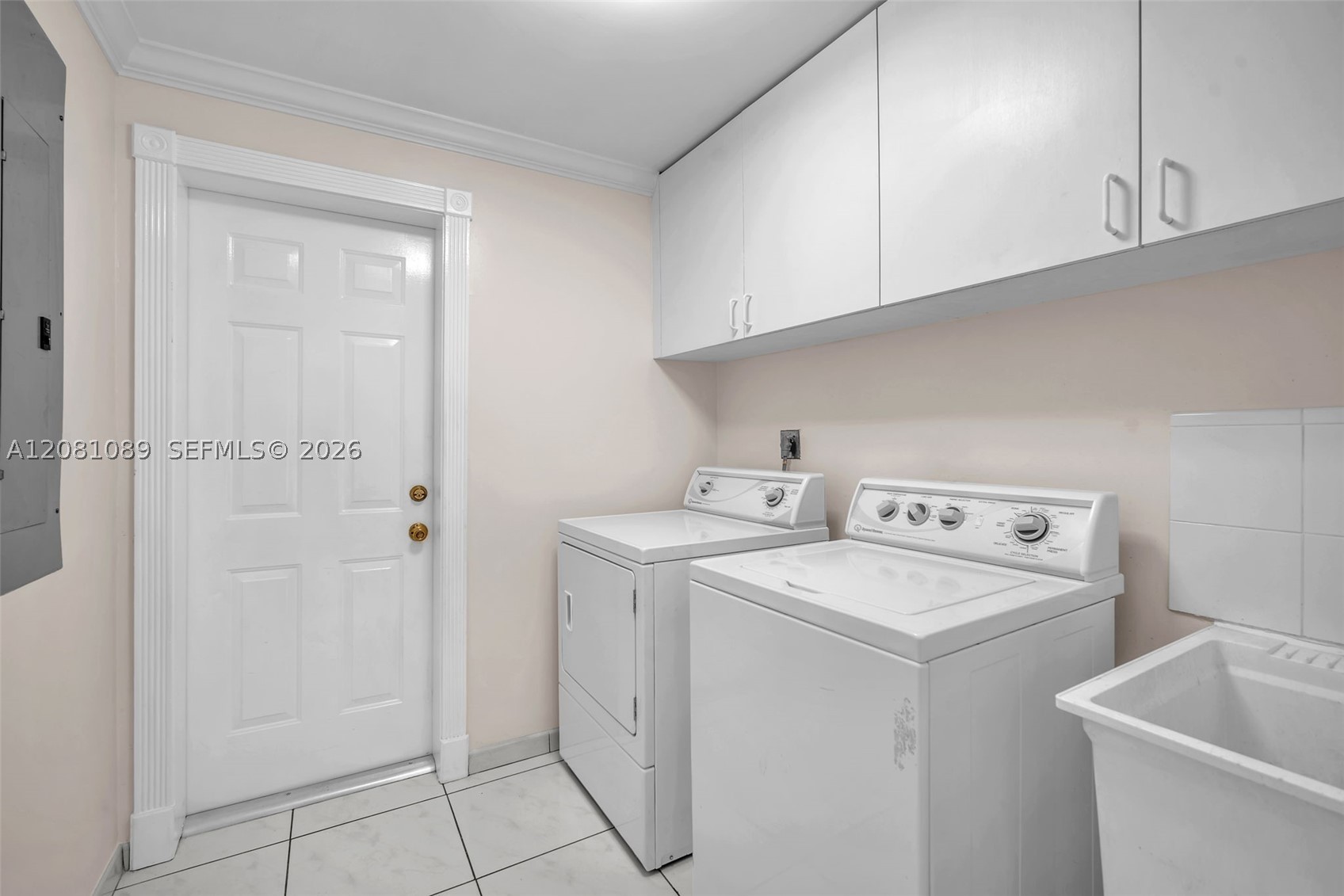 10485 NW 132nd St, Hialeah Gardens FL 33018