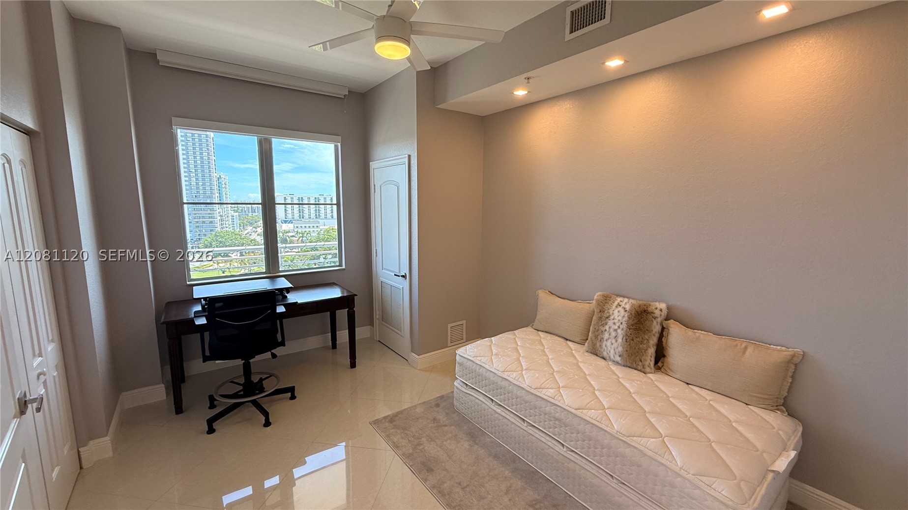 1830 Radius Dr #1114, Hollywood FL 33020