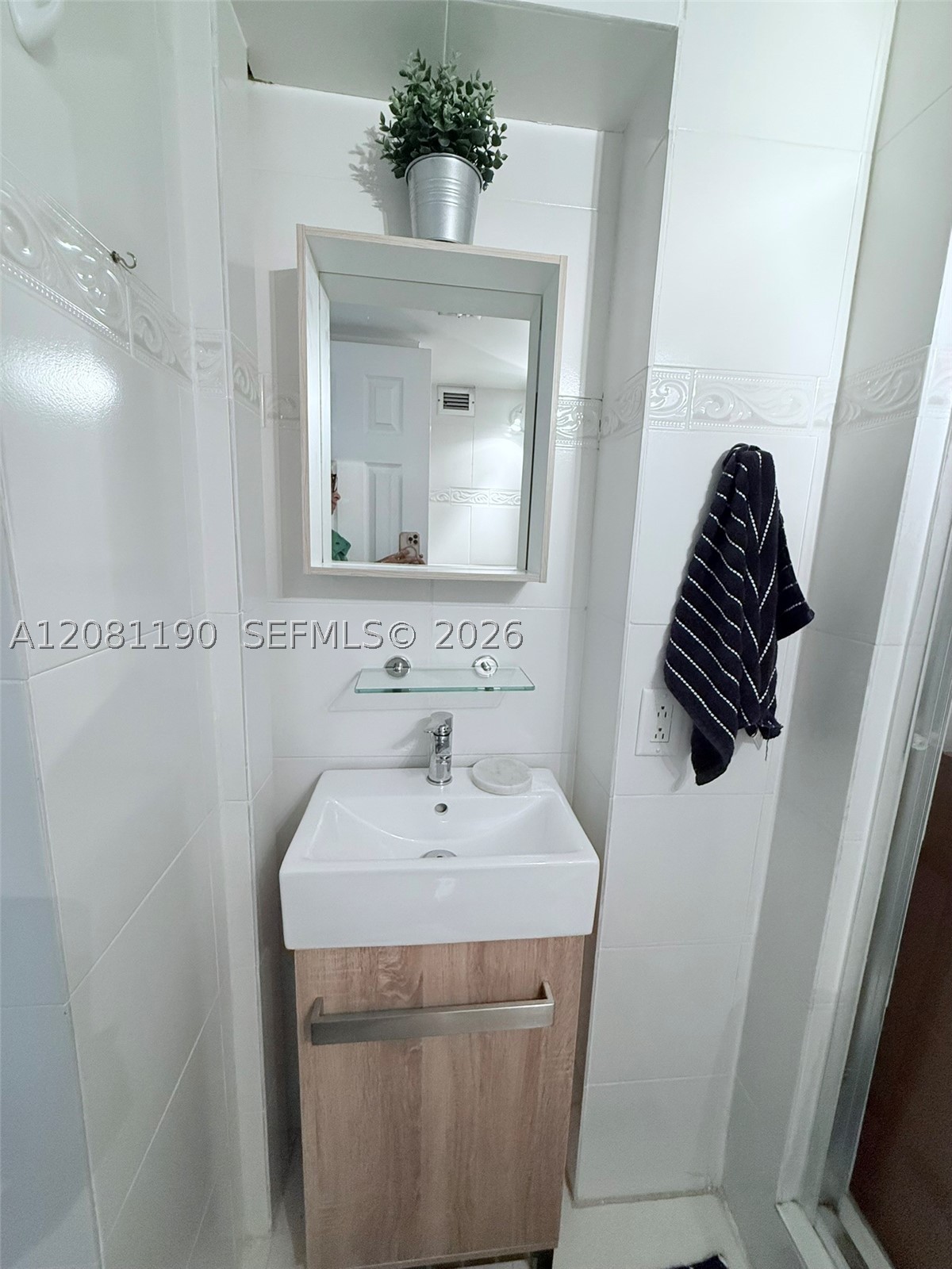 1865 Brickell Ave #A1602, Miami FL 33129