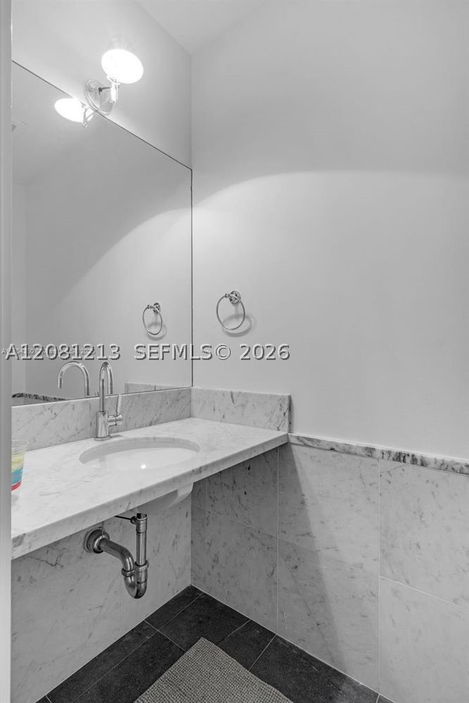 201 Aqua Ave #PH4, Miami Beach FL 33141