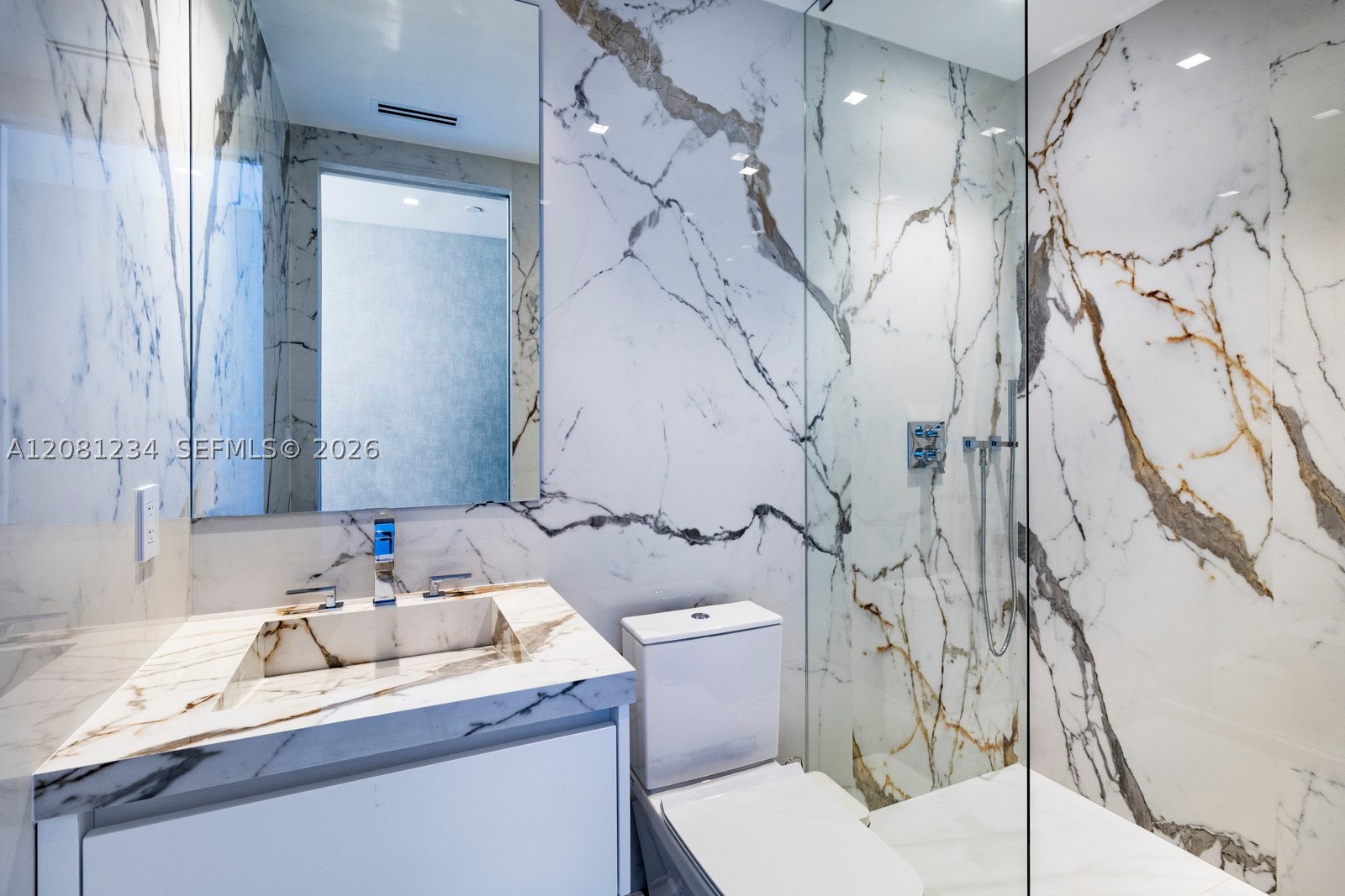 100 S Pointe Dr #2409, Miami Beach FL 33139