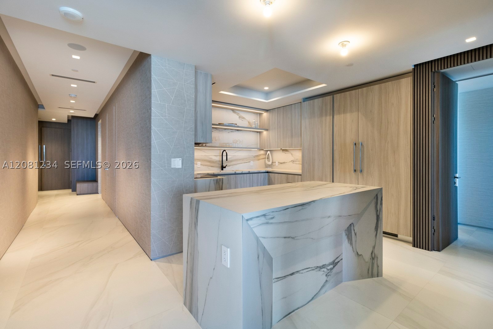 100 S Pointe Dr #2409, Miami Beach FL 33139
