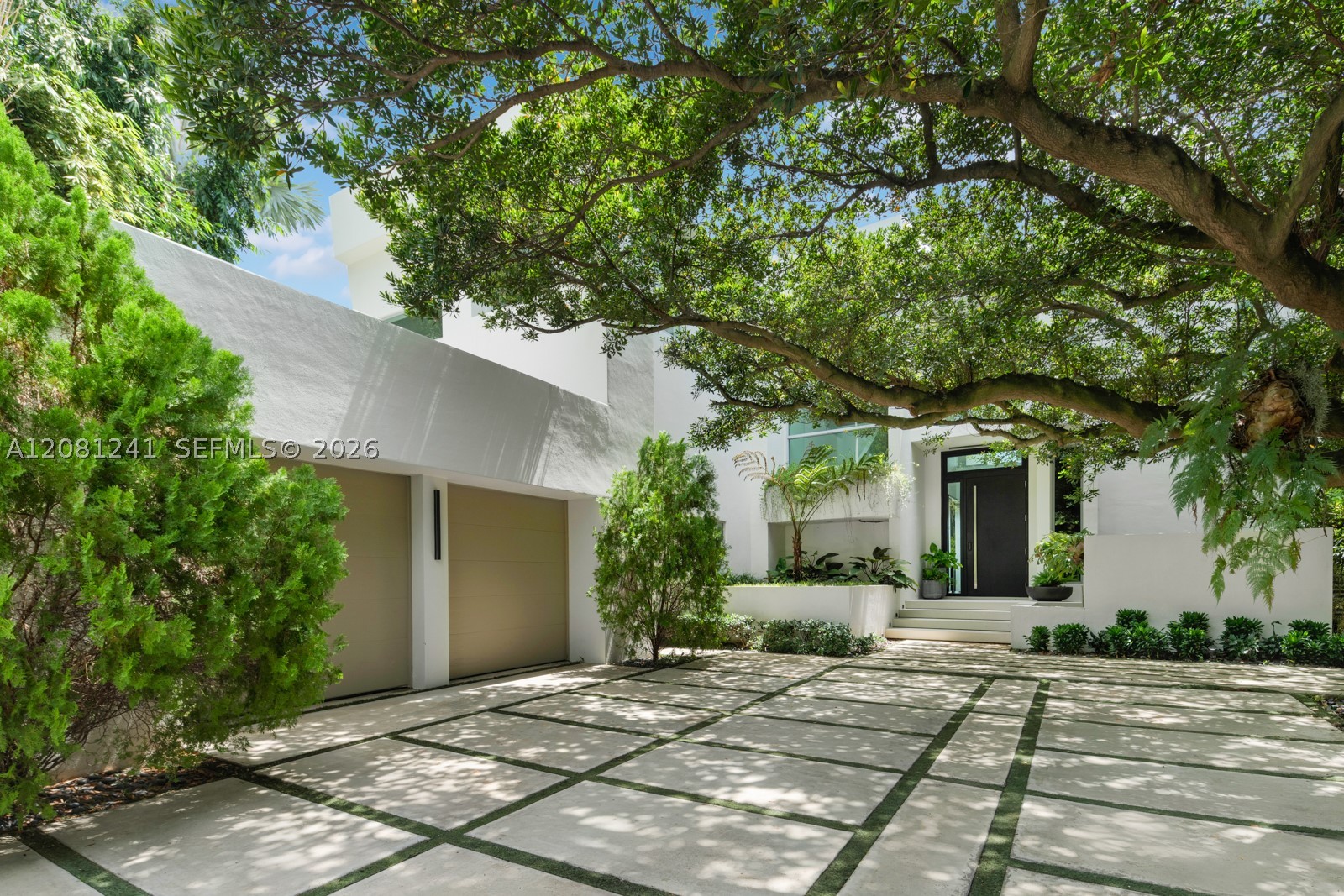 9407 E Broadview Dr, Bay Harbor Islands FL 33154