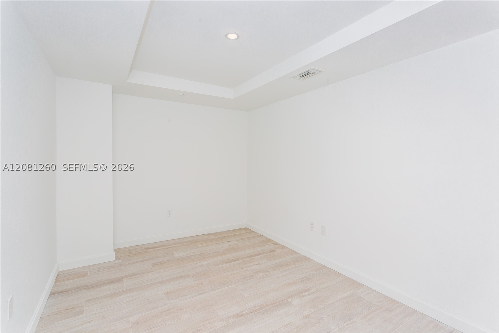 45 SW 9th St #3204, Miami FL 33130