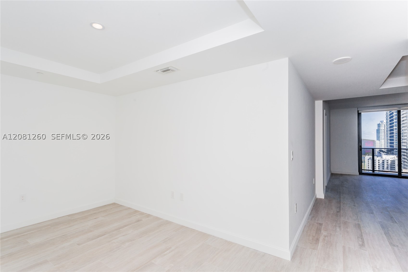 45 SW 9th St #3204, Miami FL 33130