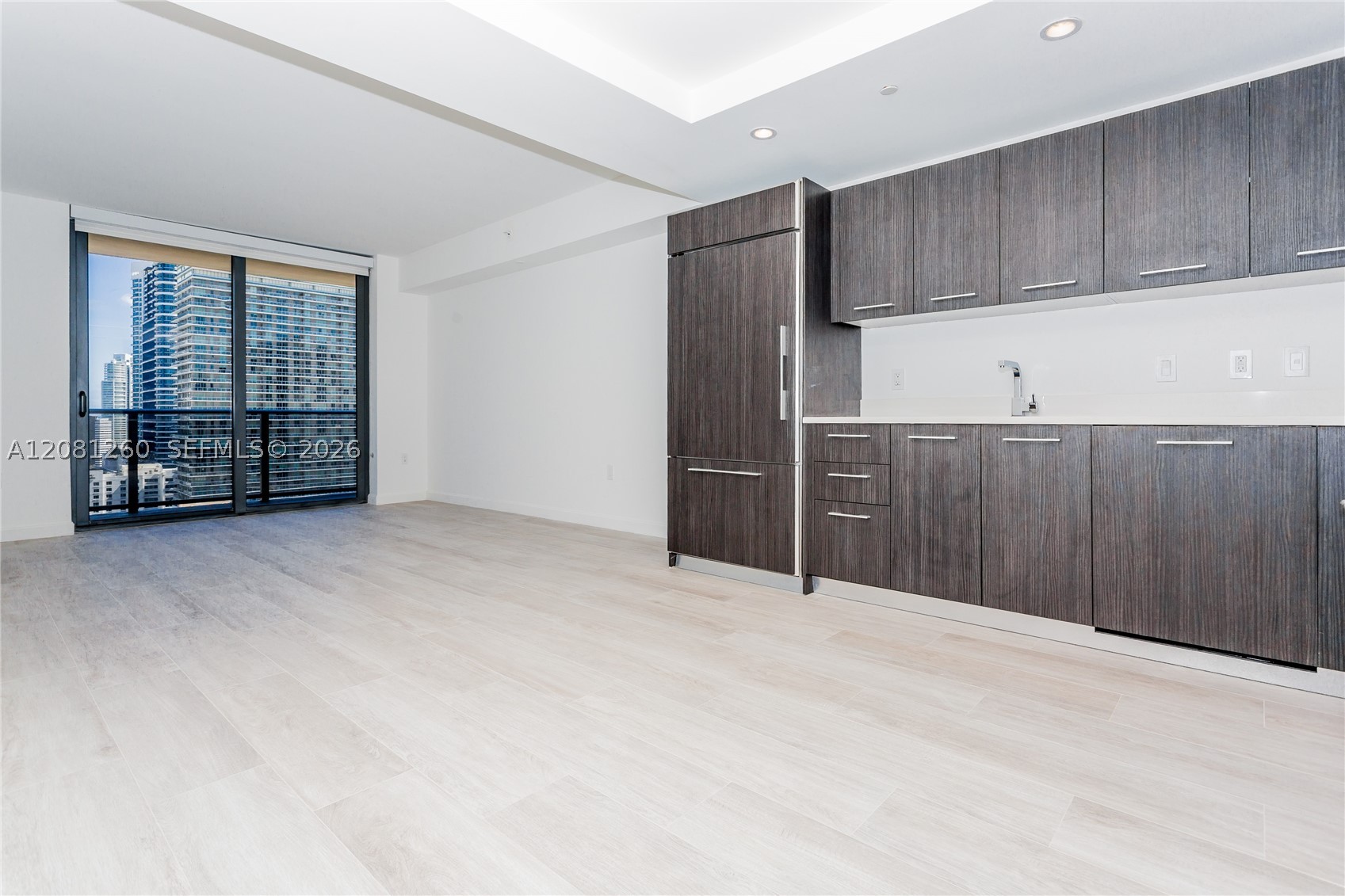 45 SW 9th St #3204, Miami FL 33130
