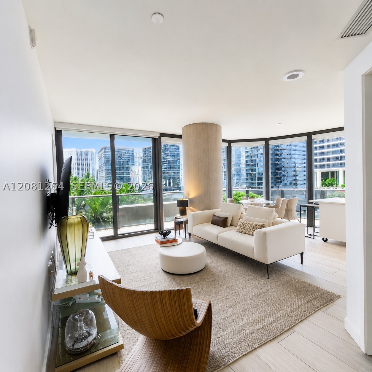 55 SW 9th St #1001, Miami FL 33130
