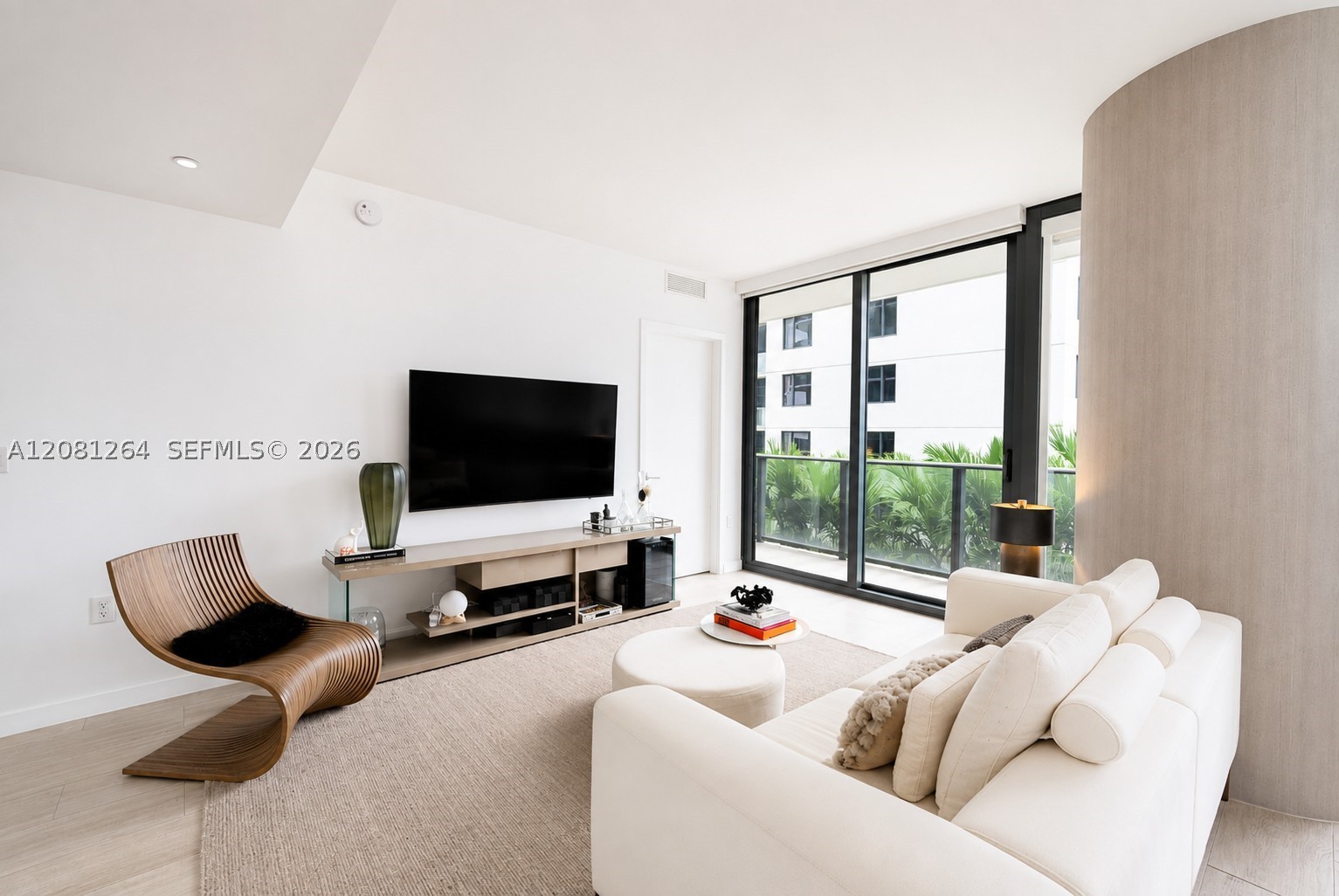 55 SW 9th St #1001, Miami FL 33130