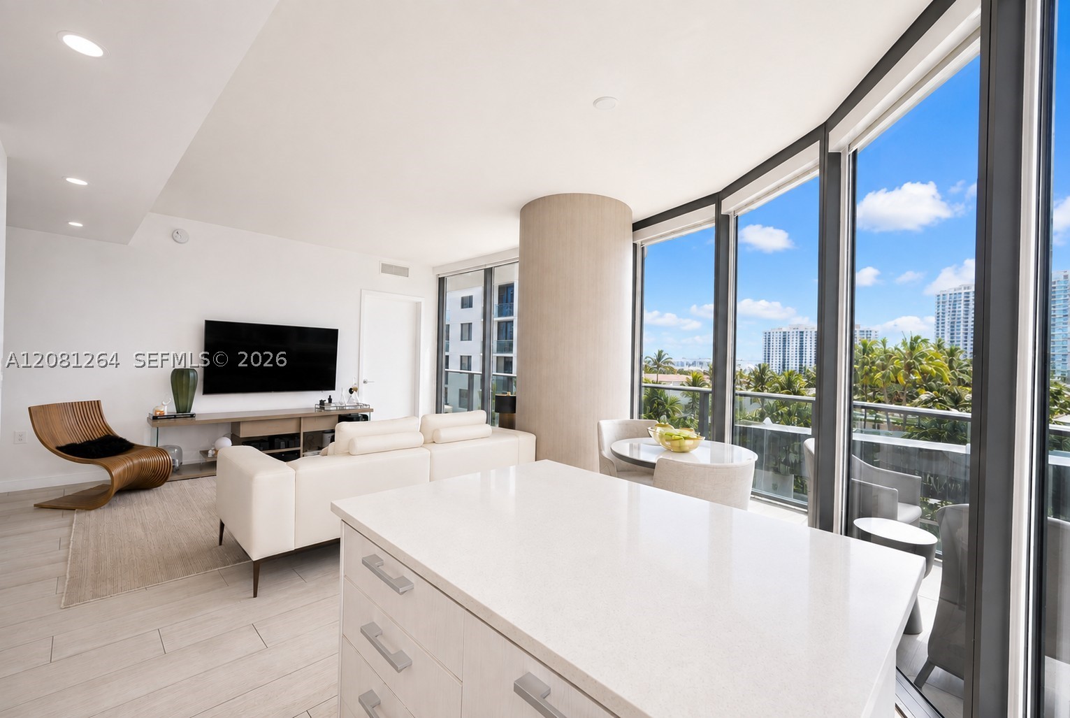 55 SW 9th St #1001, Miami FL 33130