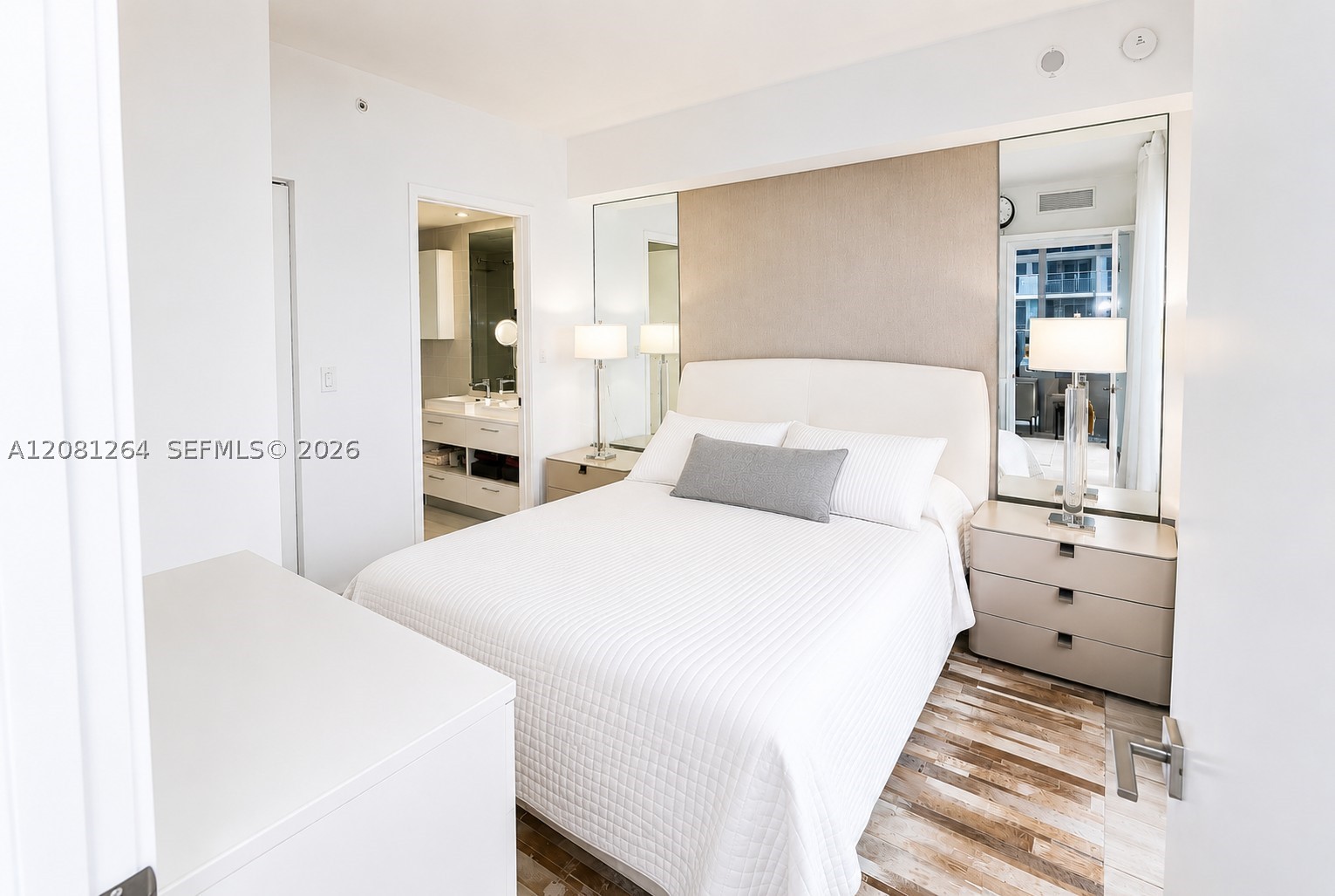 55 SW 9th St #1001, Miami FL 33130
