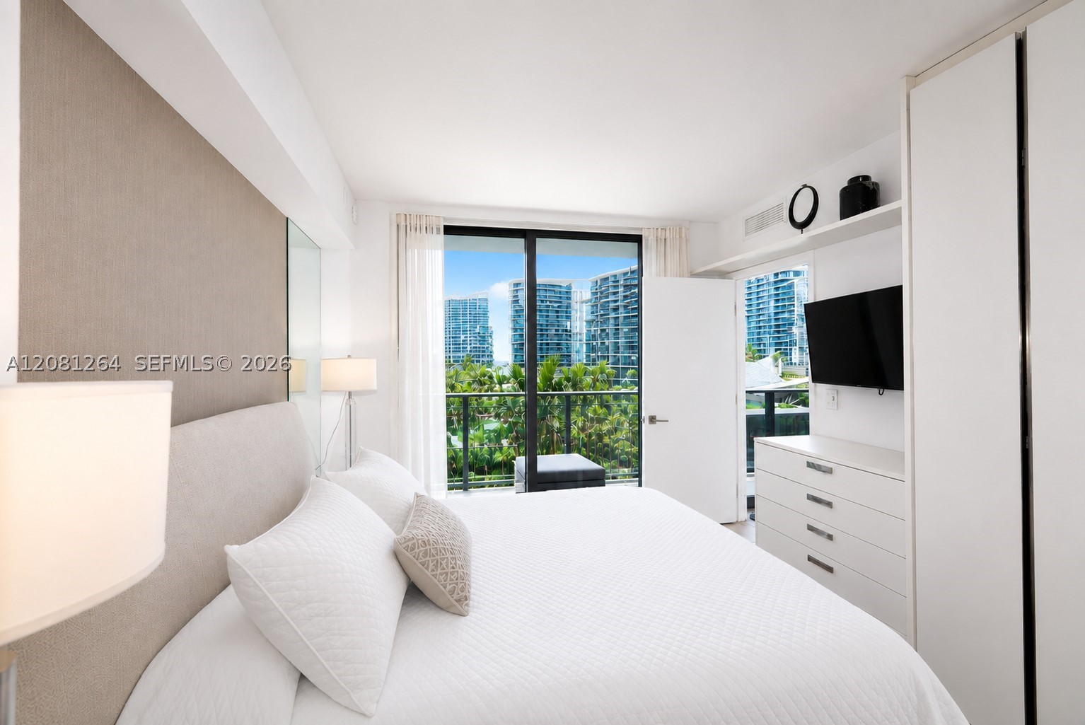55 SW 9th St #1001, Miami FL 33130