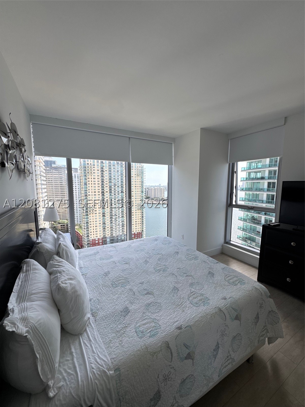 1300 Brickell Bay Dr #2610, Miami FL 33131