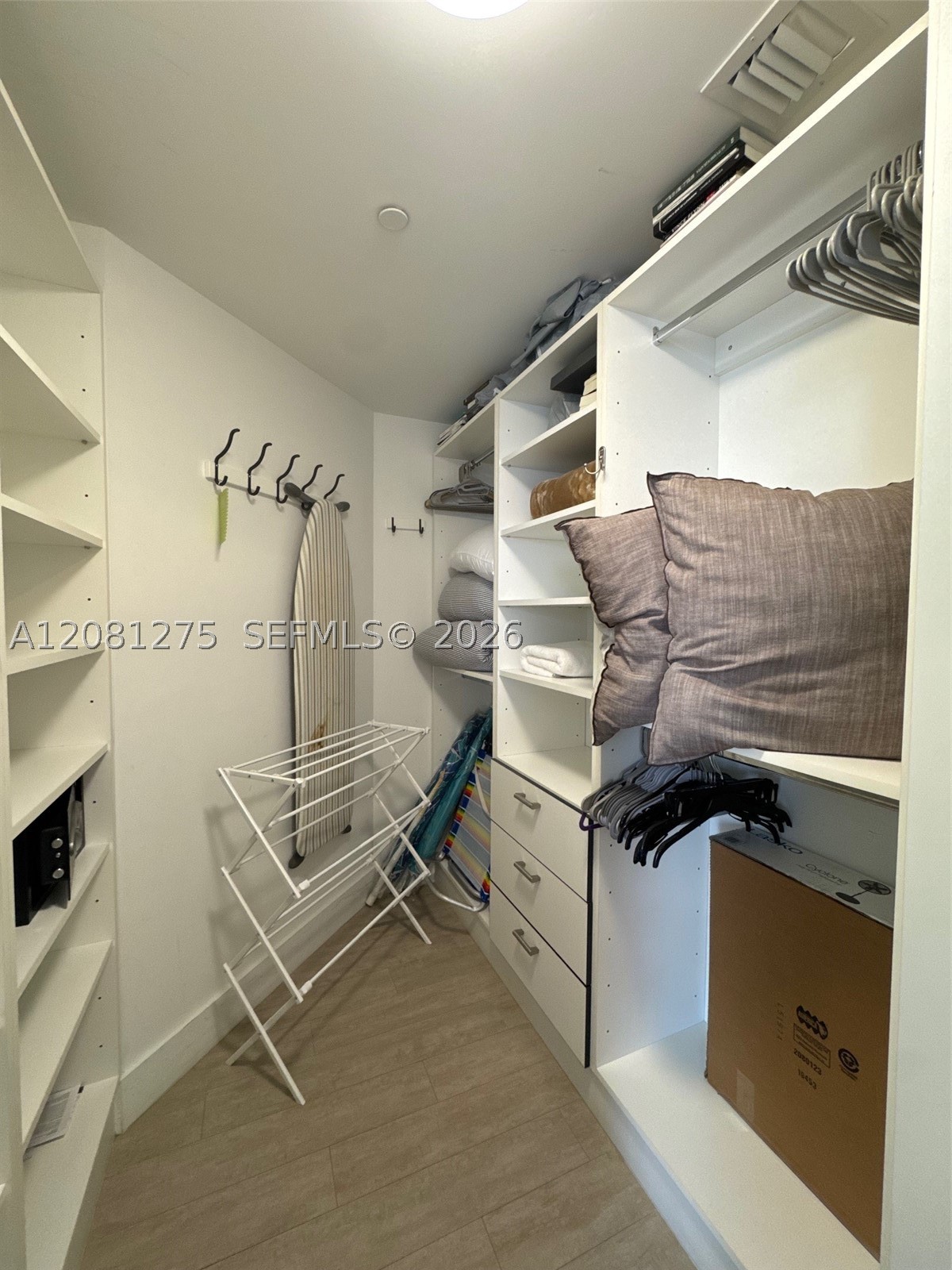 1300 Brickell Bay Dr #2610, Miami FL 33131