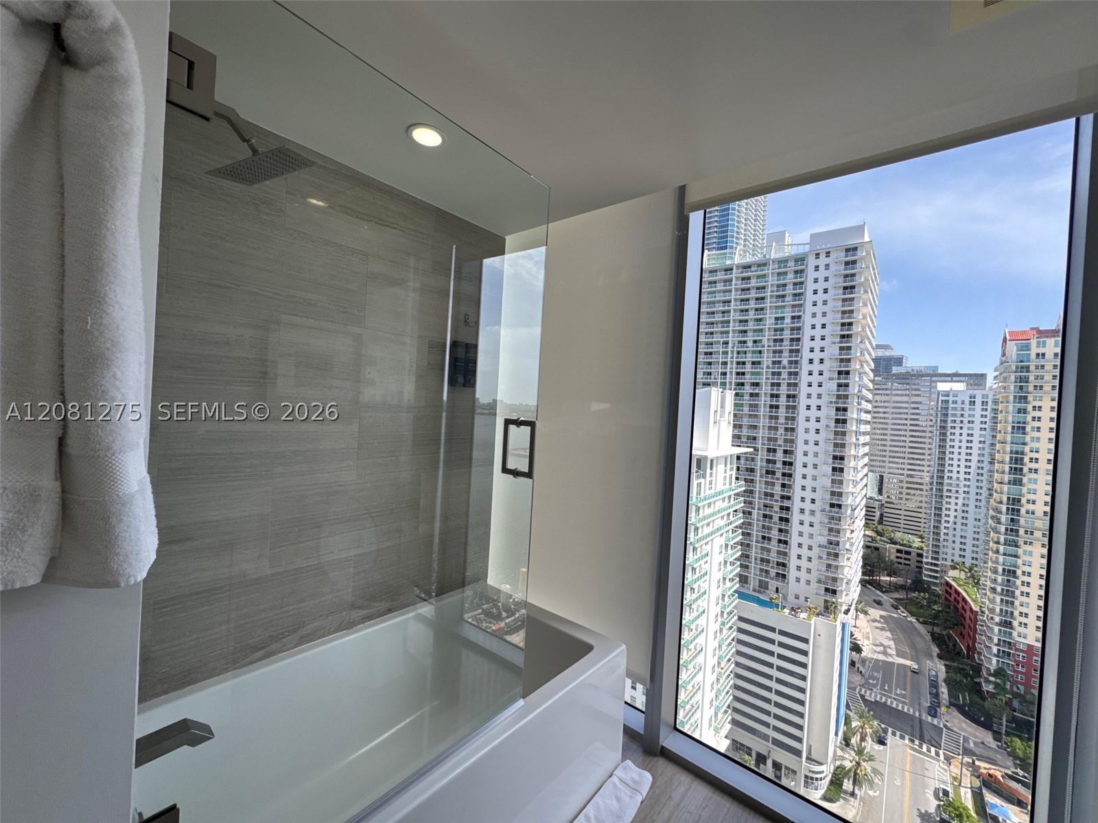 1300 Brickell Bay Dr #2610, Miami FL 33131