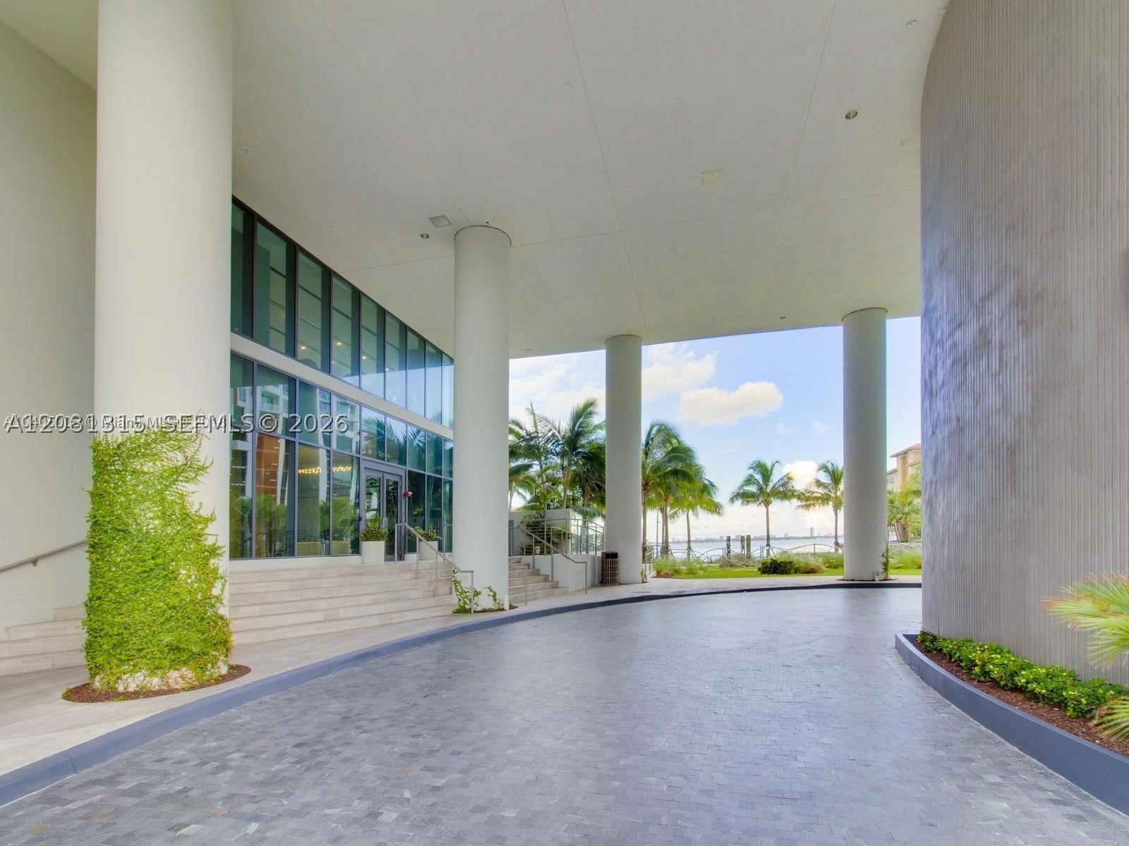 460 NE 28th St #2008, Miami FL 33137