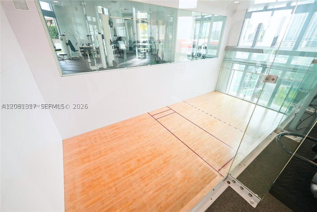 350 S Miami Ave #3914, Miami FL 33130