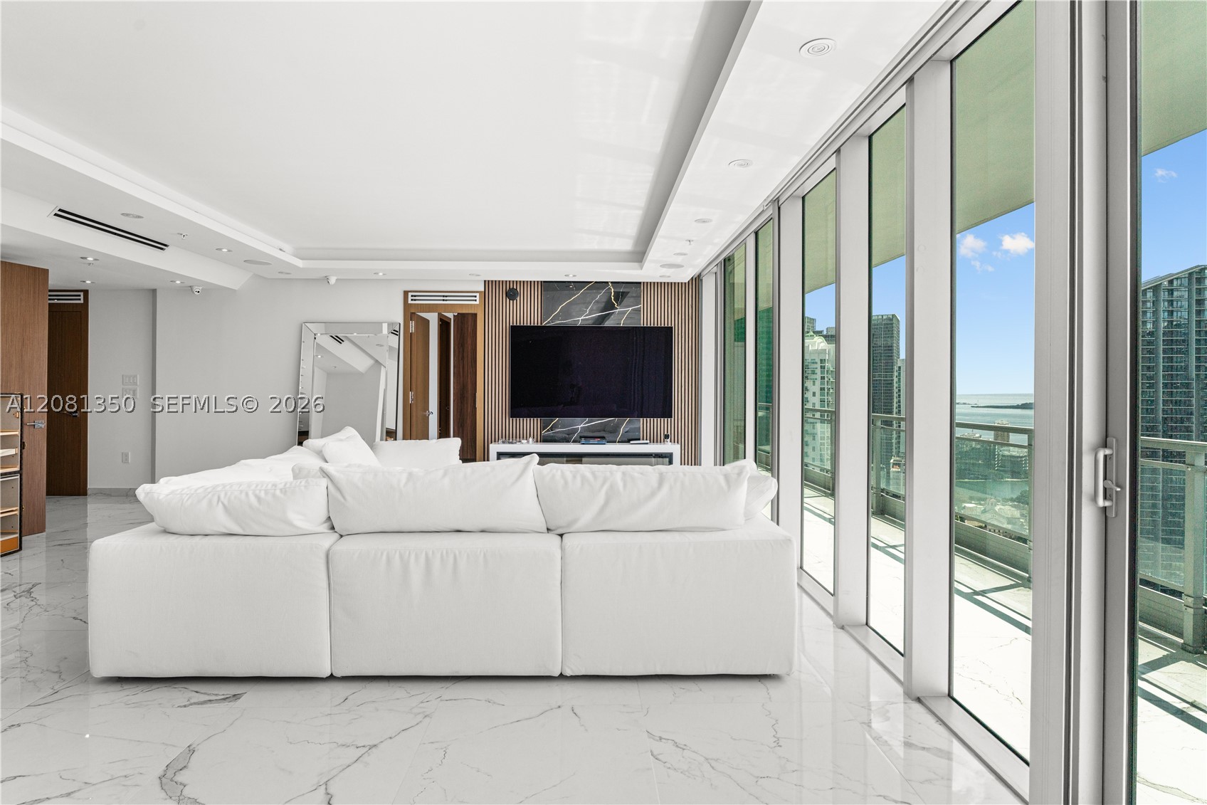 92 SW 3rd St #4003-04, Miami FL 33130