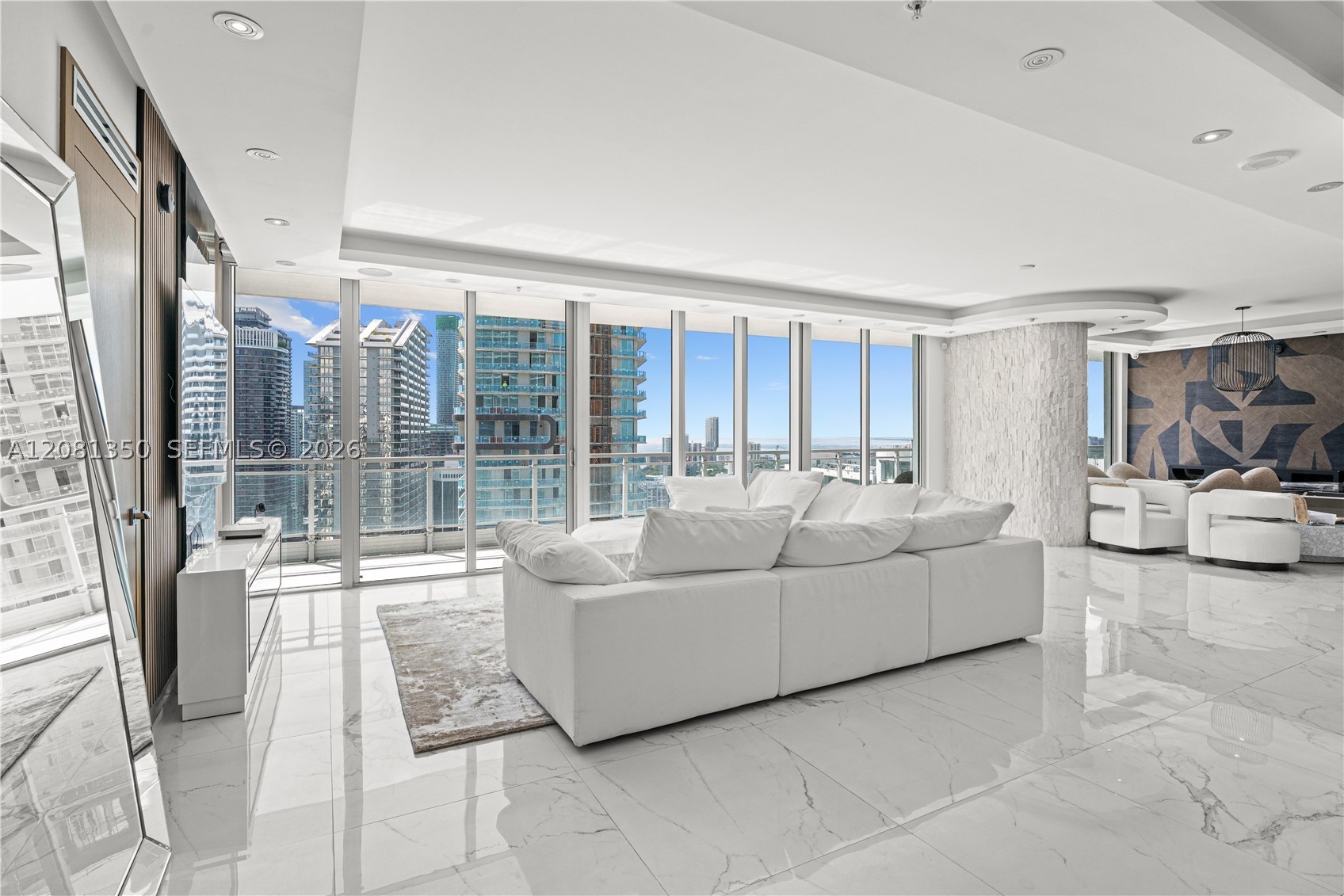 92 SW 3rd St #4003-04, Miami FL 33130