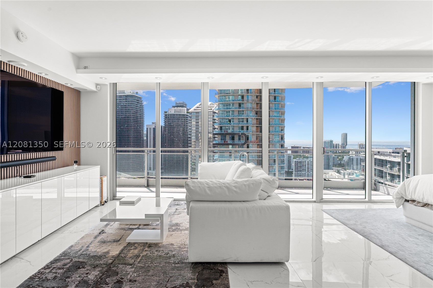 92 SW 3rd St #4003-04, Miami FL 33130