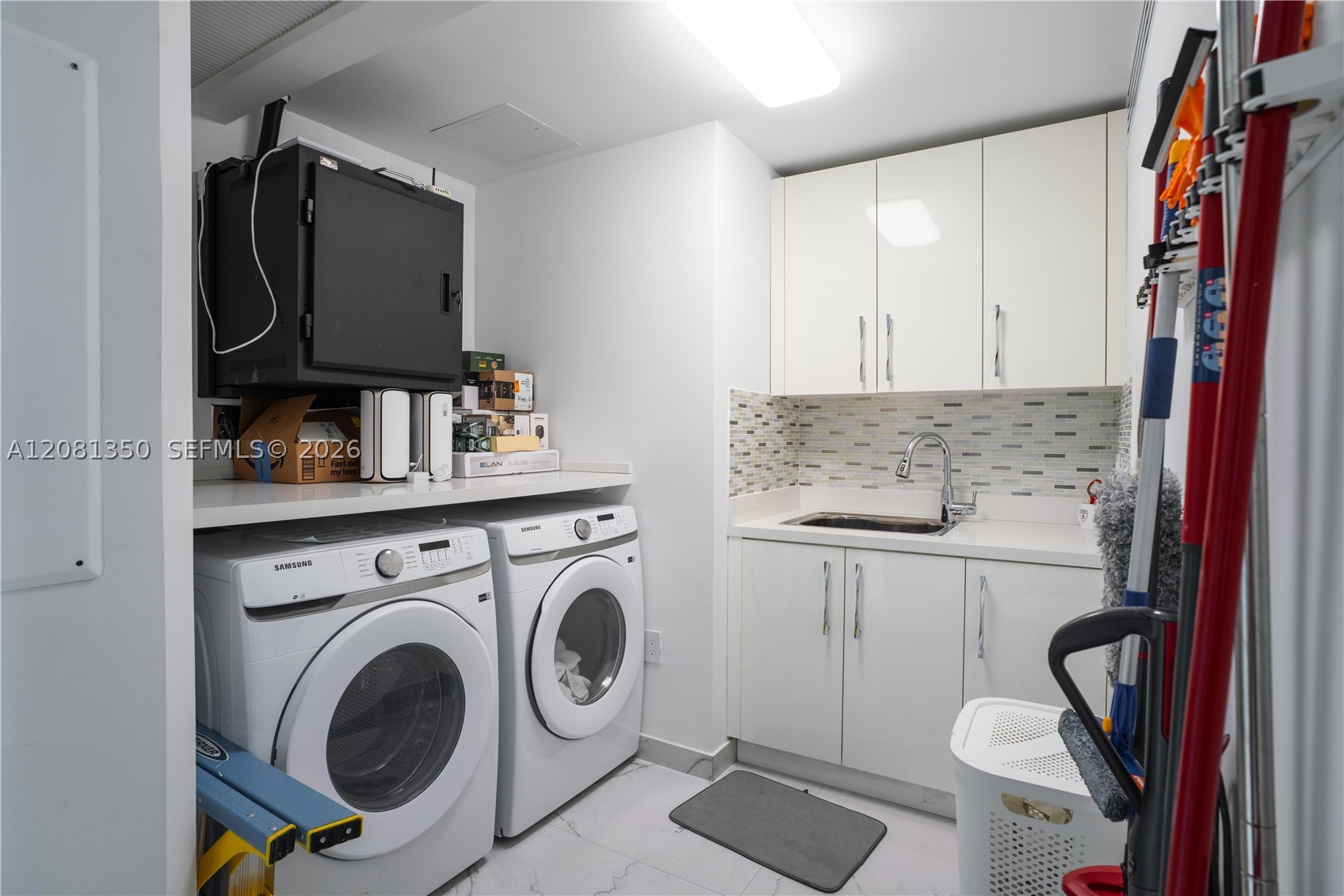 92 SW 3rd St #4003-04, Miami FL 33130