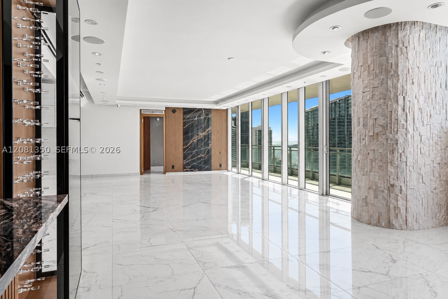 92 SW 3rd St #4003-04, Miami FL 33130