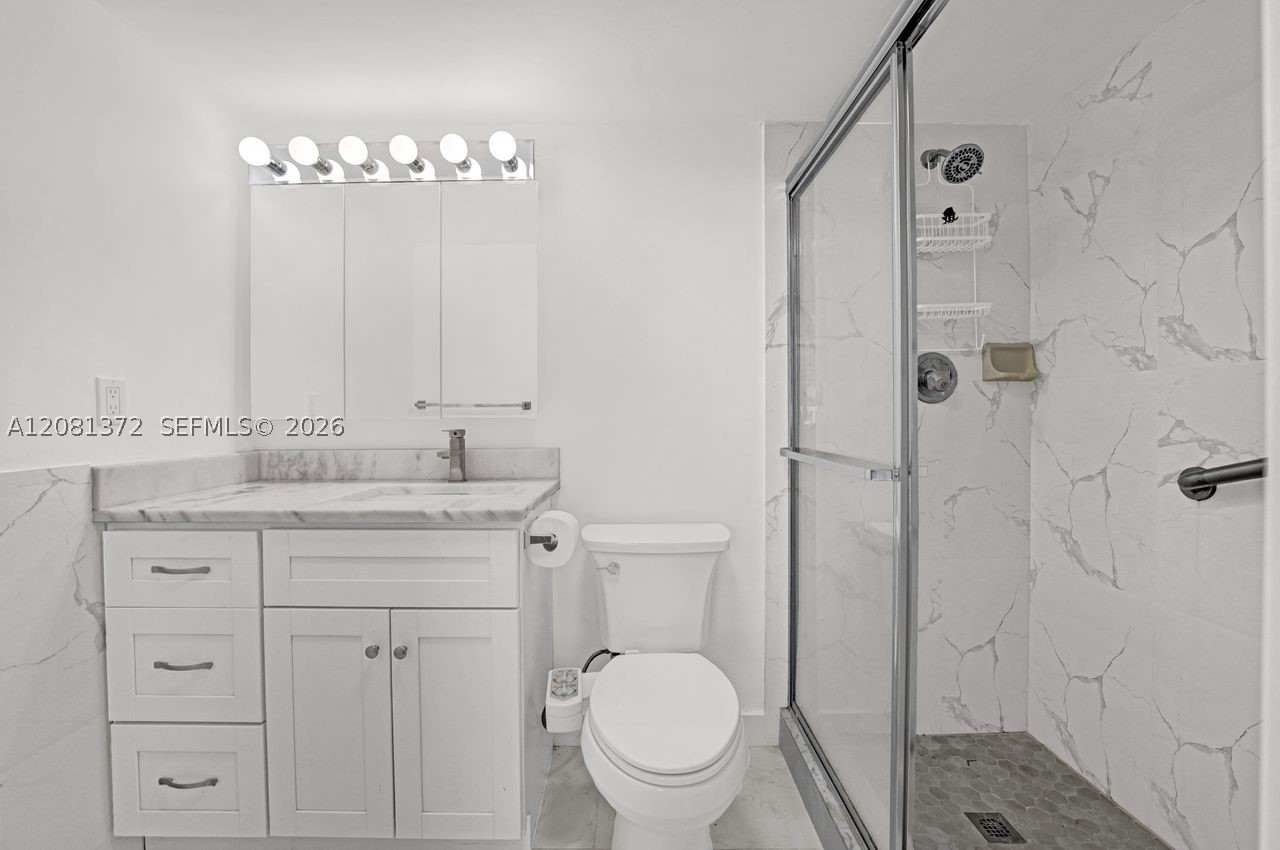 170 SE 5th Ave #405, Dania Beach FL 33004