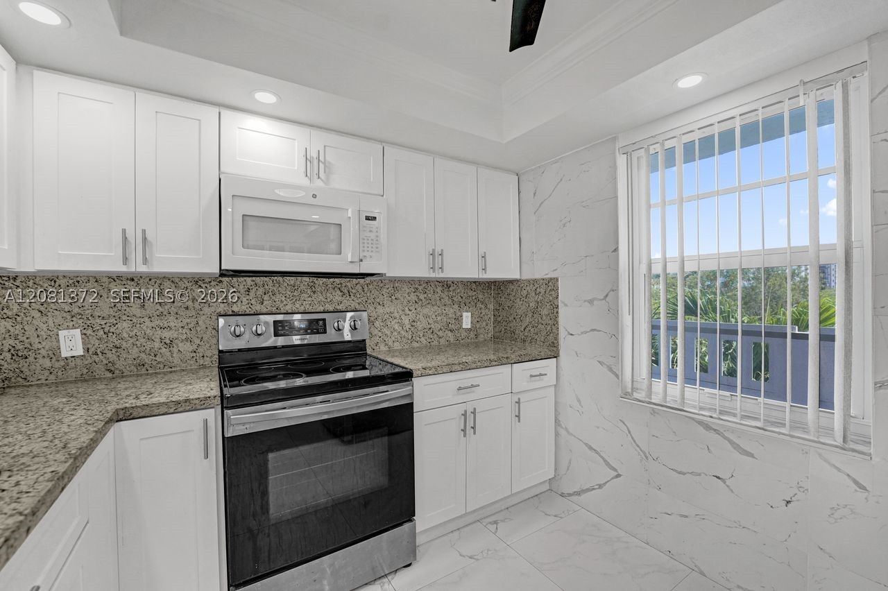 170 SE 5th Ave #405, Dania Beach FL 33004