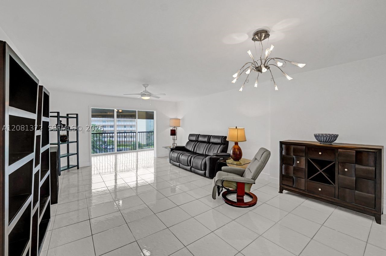 170 SE 5th Ave #405, Dania Beach FL 33004